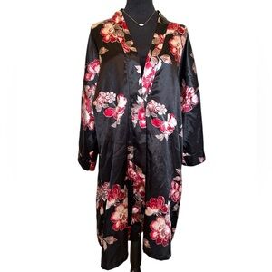 Ambrielle Woman’s Large Black and Red Floral Robe Intimates & Sleepwear